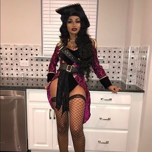 Halloween costume sexy pirate